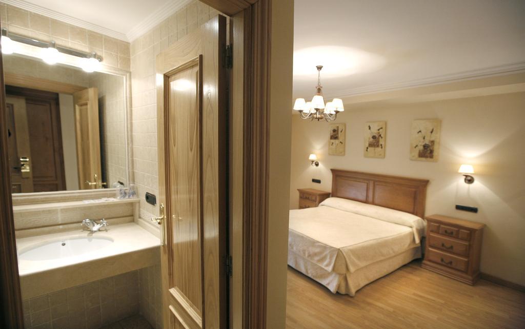 Puerta Del Sol Hotel Ciudad-Rodrigo Kamer foto